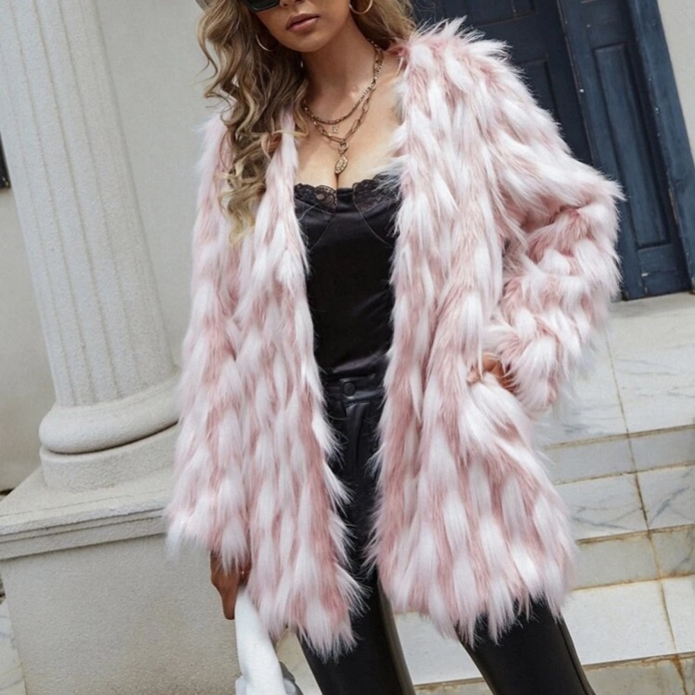 Luxurious cozy comfy vegan fur pink coat - Picture 2 of 7